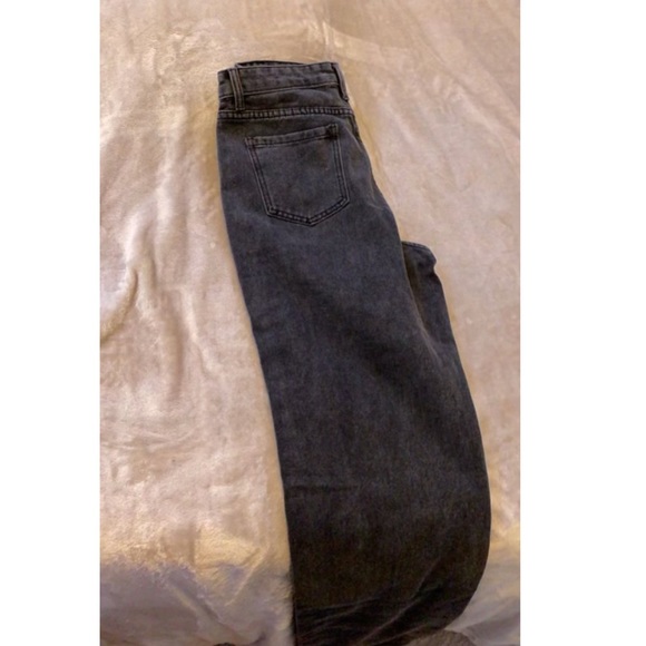 Women’s Jeans - Picture 2 of 2